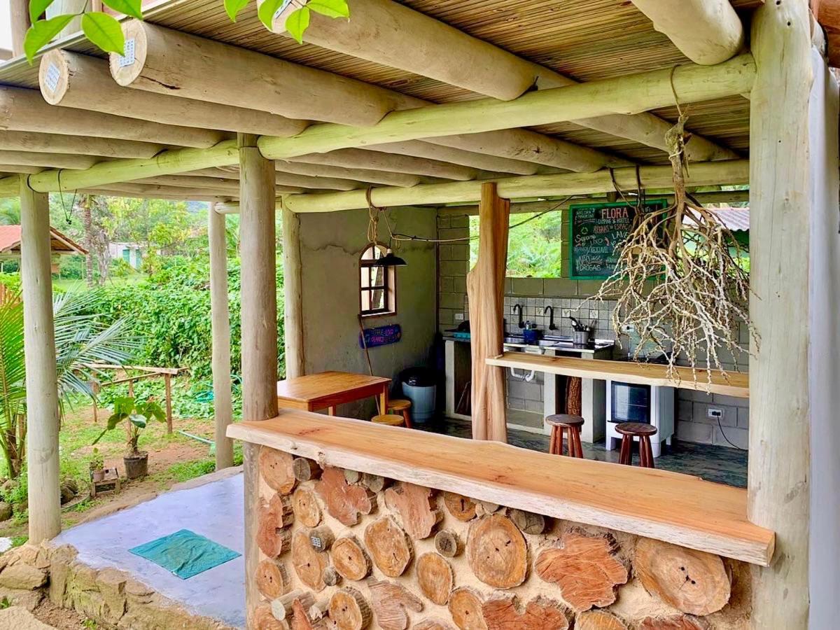 פאראטי Flora Praia Do Sono Lodge & Trekking מראה חיצוני תמונה