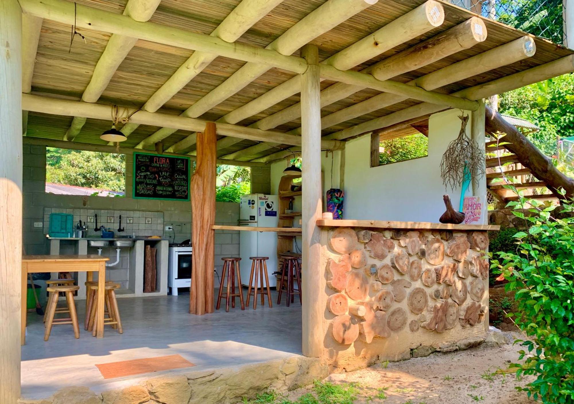 פאראטי Flora Praia Do Sono Lodge & Trekking מראה חיצוני תמונה